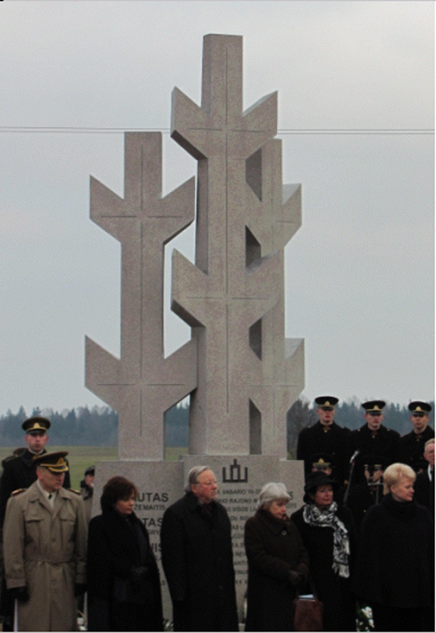Lietuvos kariuomenės dienos išvakarėse, lapkričio 22 d., Mėnaičių kaime Radviliškio rajone buvo atidengtas Lietuvos laisvės kovos sąjūdžio Tarybos 1949 m. vasario 16-osios Deklaracijos paskelbimui skirtas memorialas